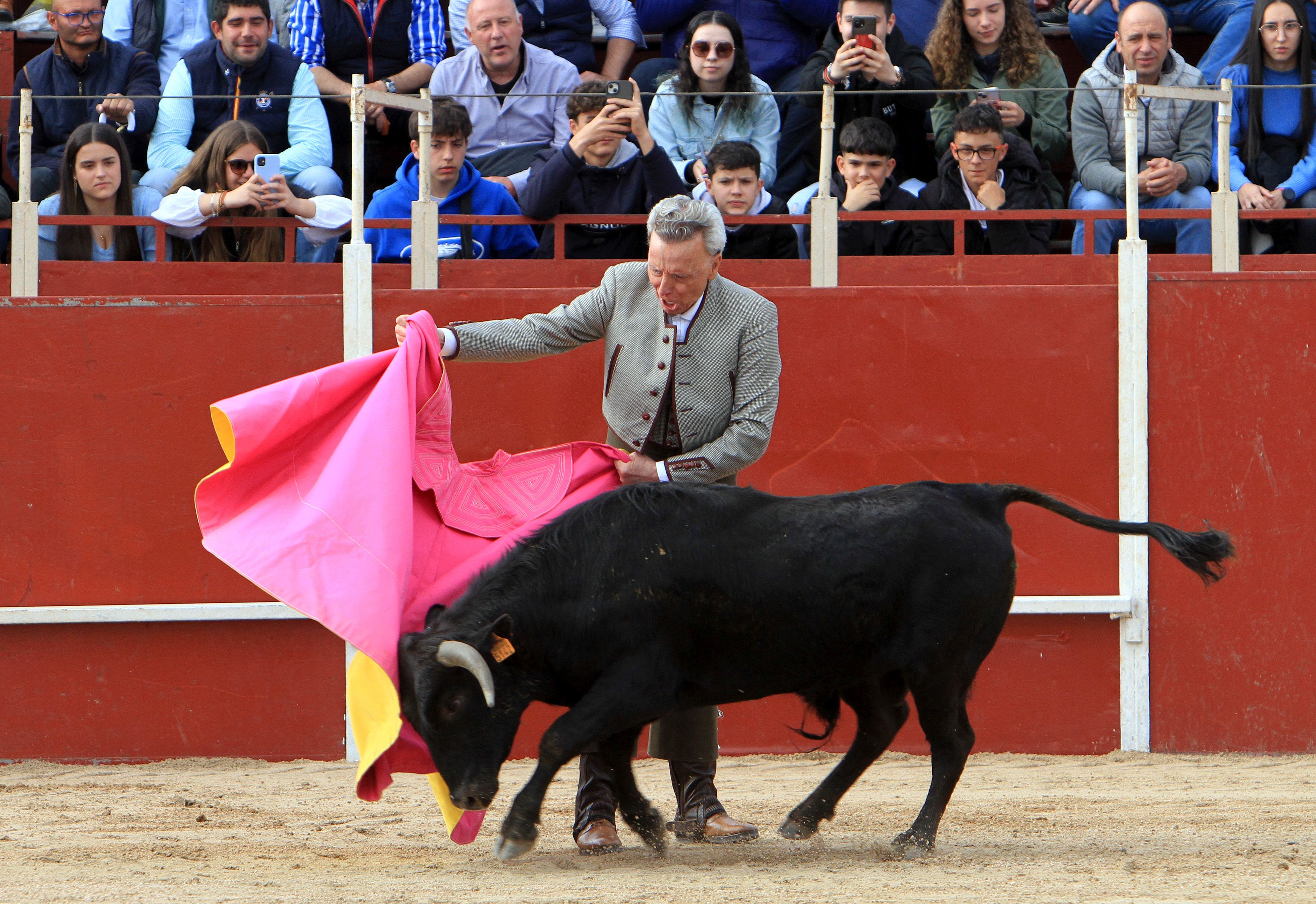 El festejo taurino de La Lastrilla con Ortega Cano, en imágenes