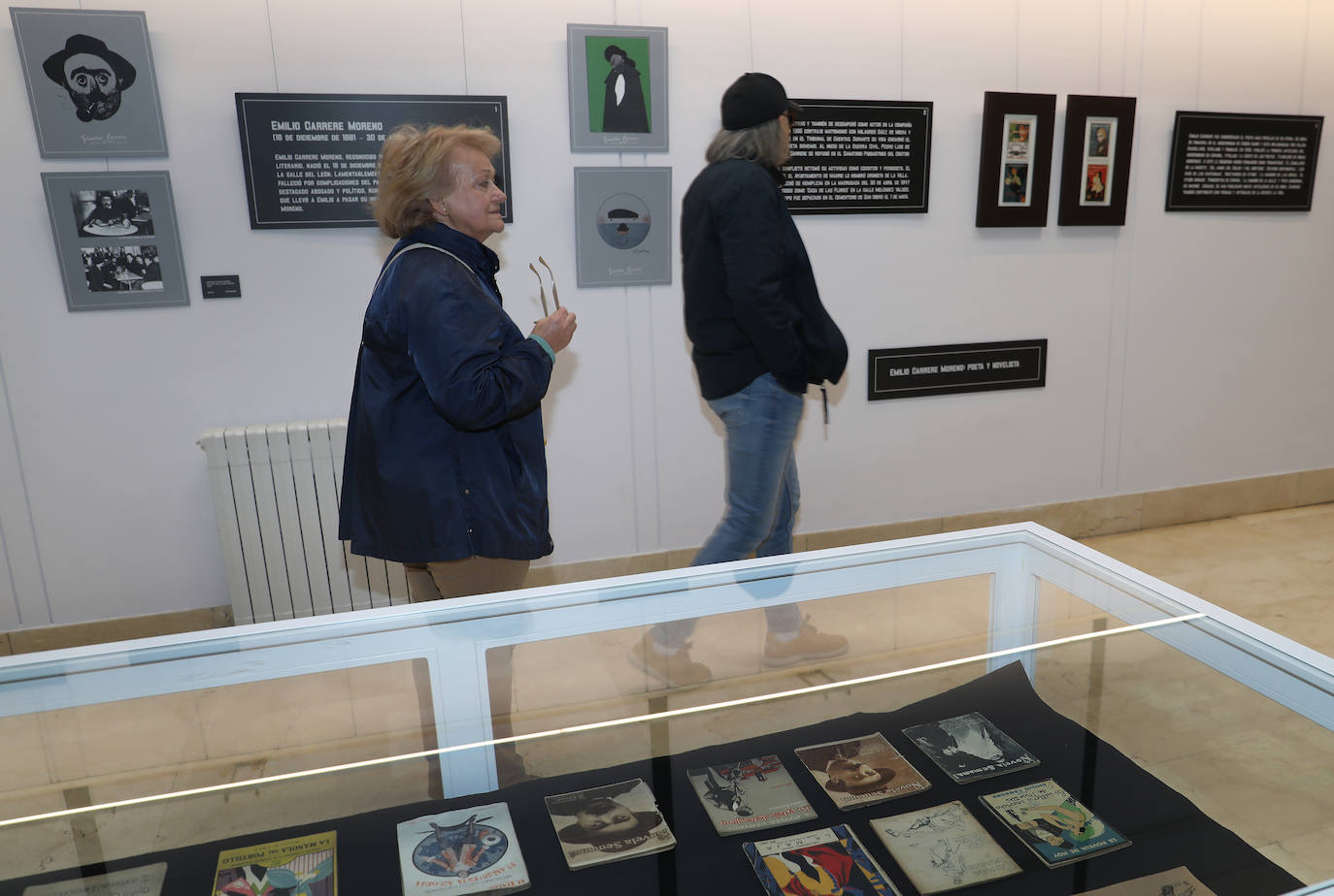 Una exposición de material de &#039;La torre de los siete jorobados&#039;