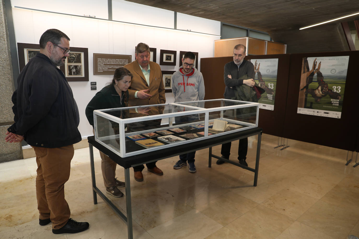 Una exposición de material de &#039;La torre de los siete jorobados&#039;