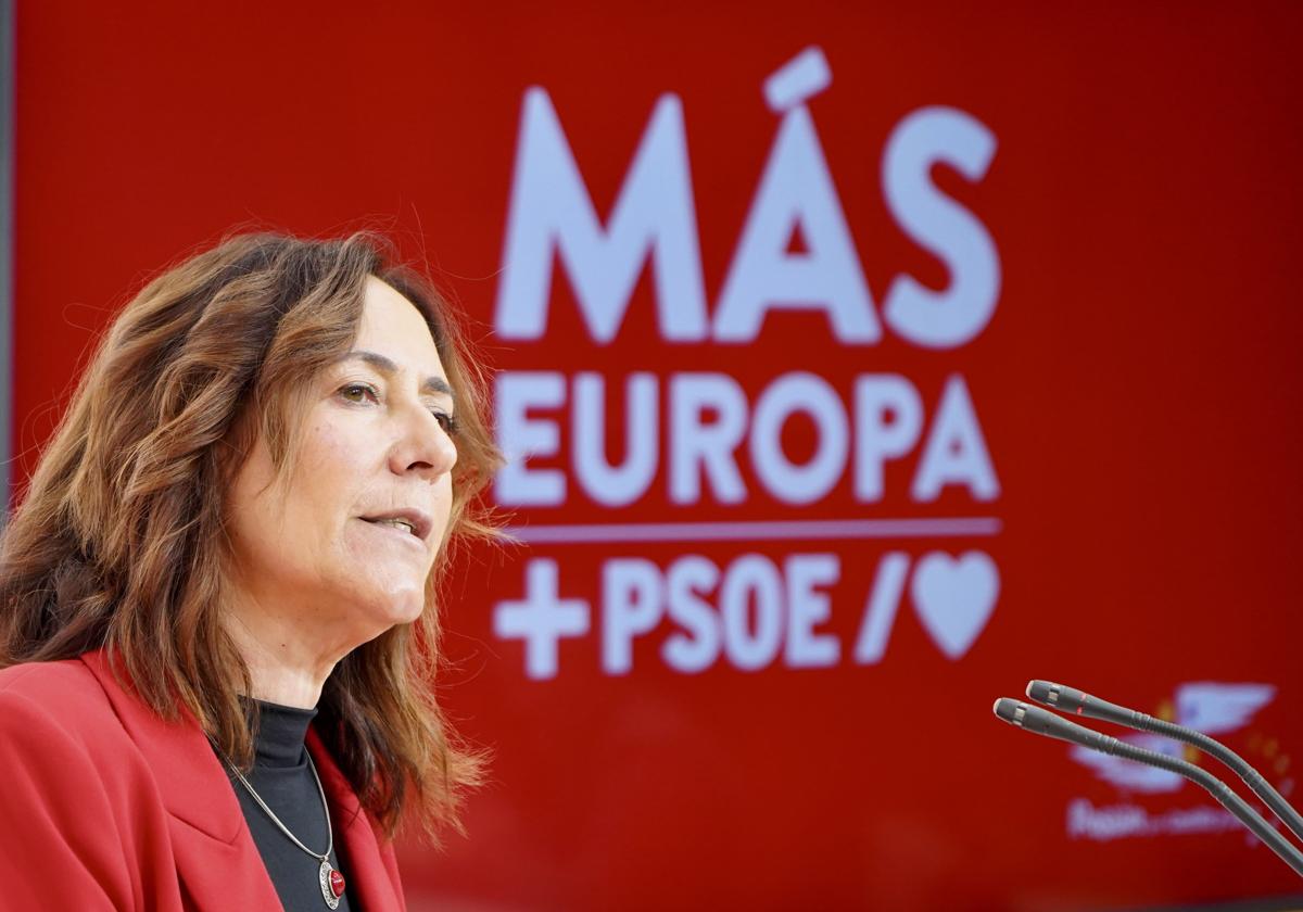 Rosa Rubio (PSOE) presenta las líneas maestras de la campaña socialista para las elecciones europeas.