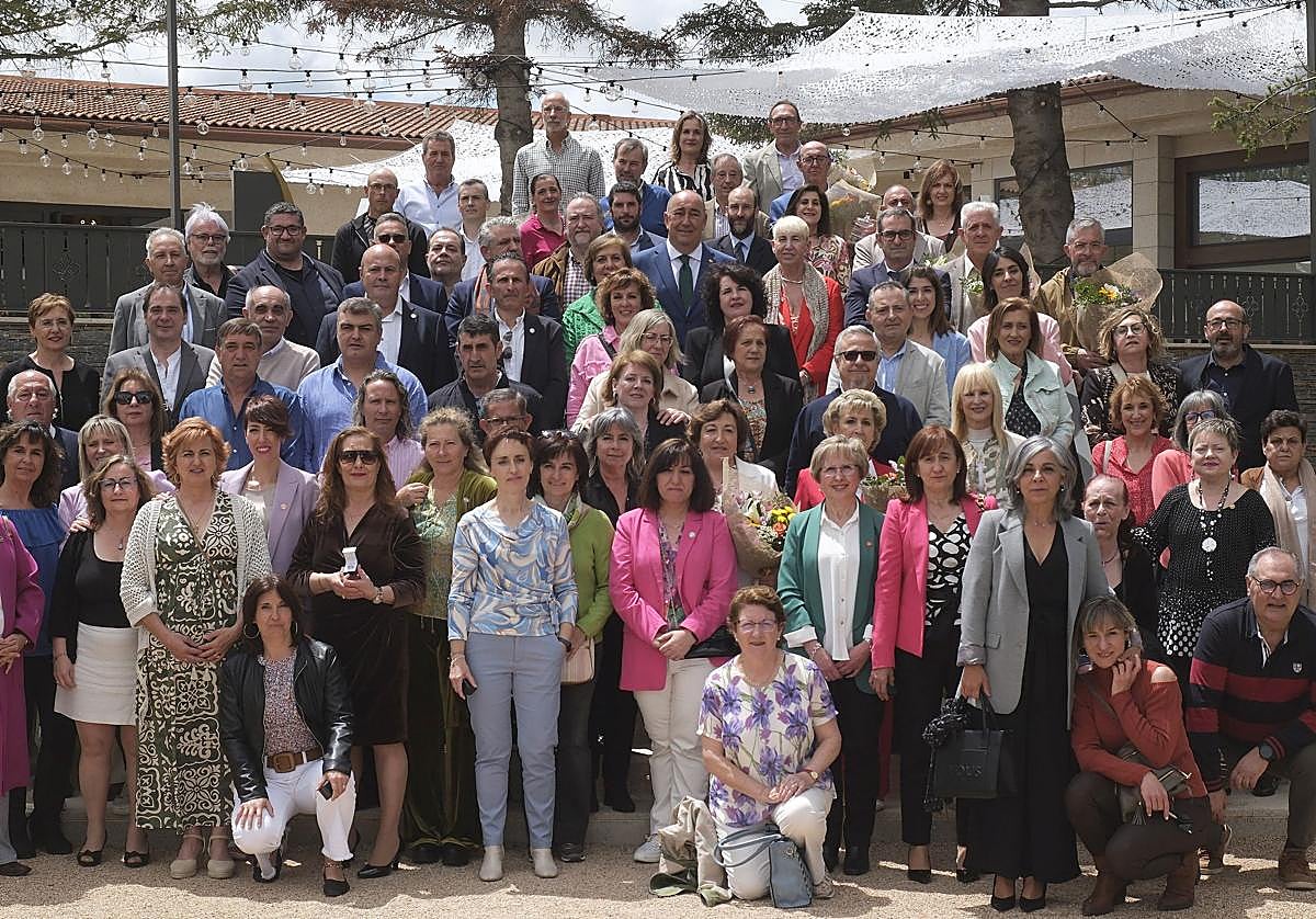 Foto de familia del acto celebrado por la Diputación de Segovia en honor a Santa Rita.