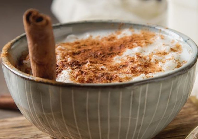 Copos de avena imitando arroz con leche