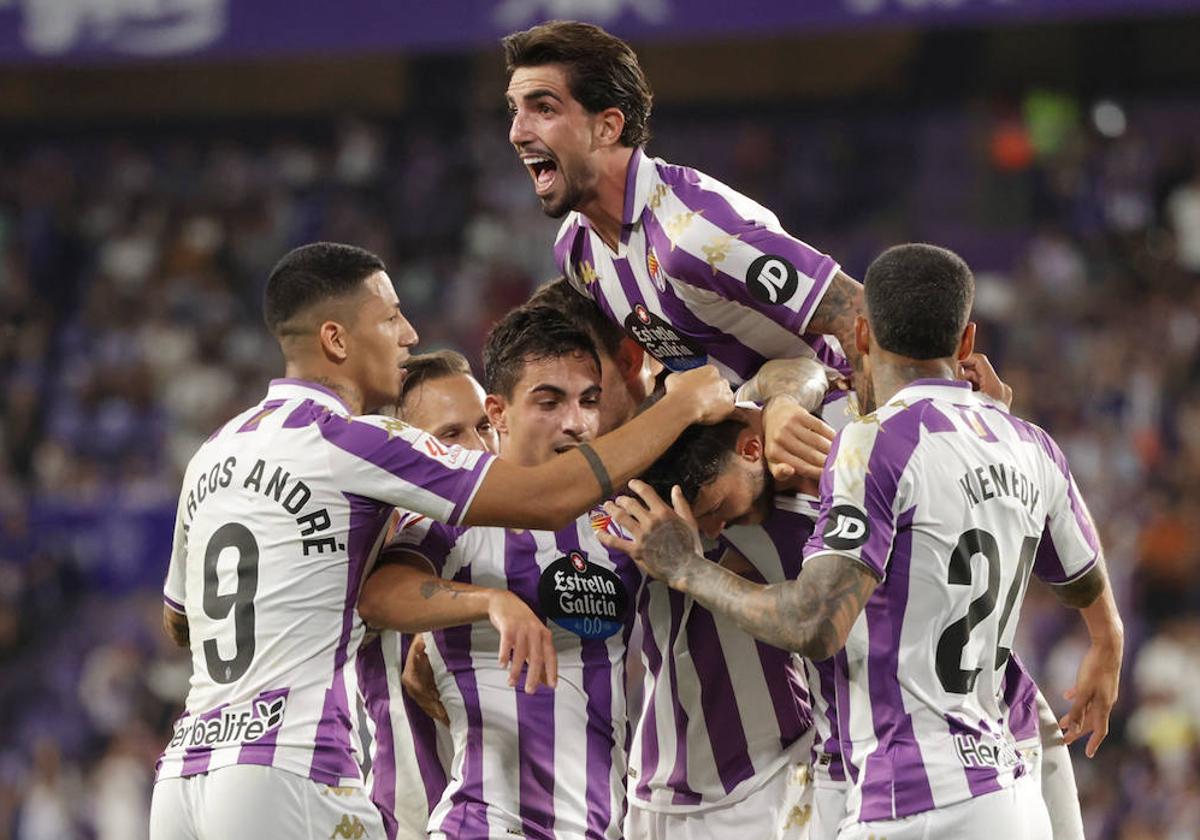 Los jugadores del Real Valladolid festejan uno de los goles de esta temporada.