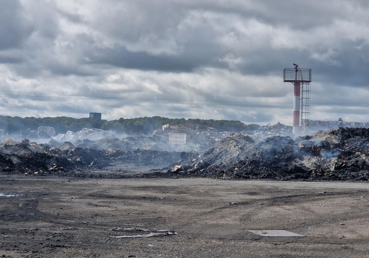 Estado del material calcinado en la planta de Marepa en Aldeamayor de San Martín.