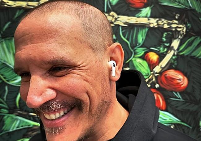 Peris-Mencheta totalmente rapado.