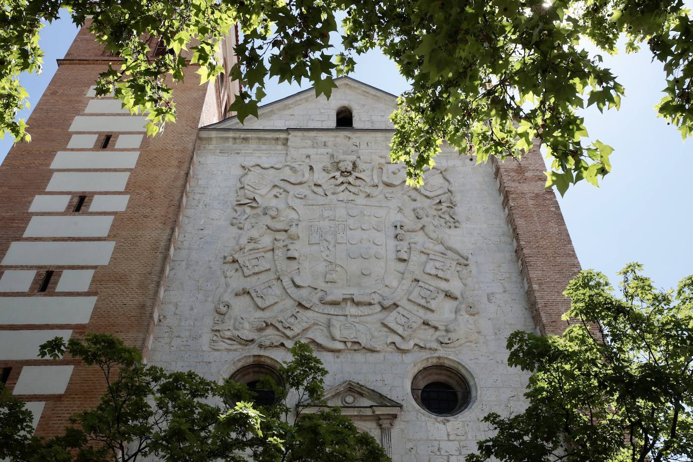 Un recorrido en imágenes por la calle Colón