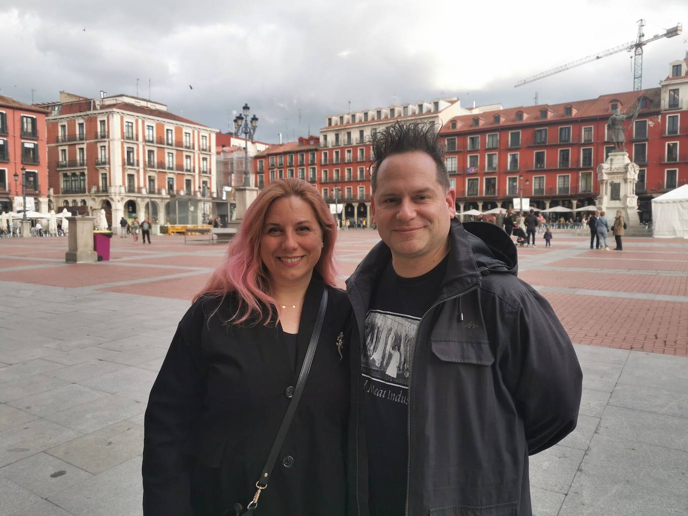 Claudia Rolando y Martín Amoedo en la Plaza Mayor de Valladolid