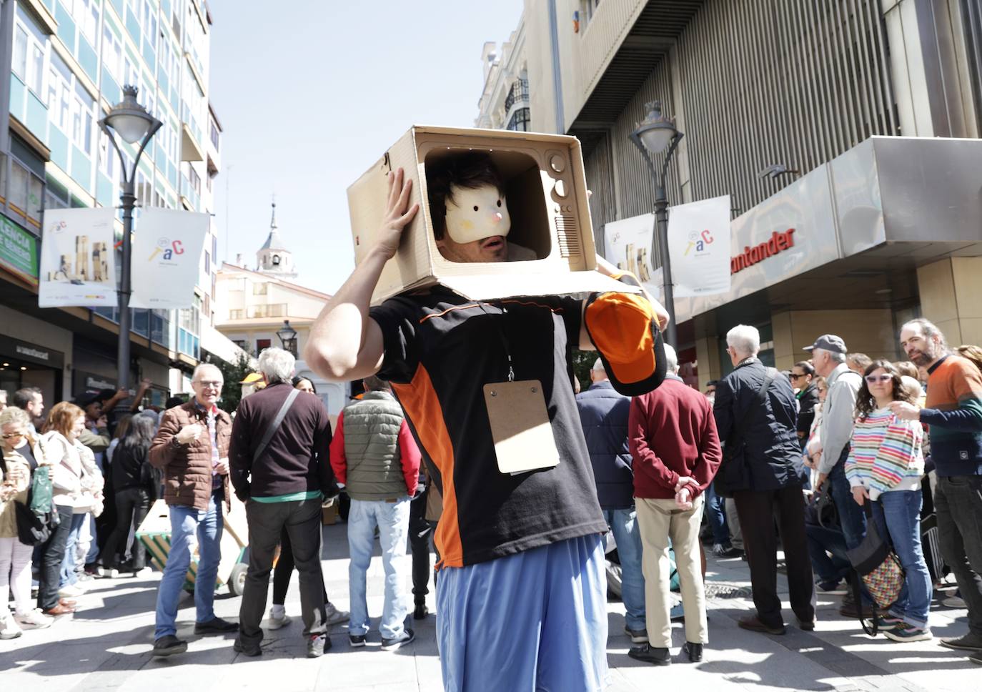 Actuación de Paquets en la calle Santiago