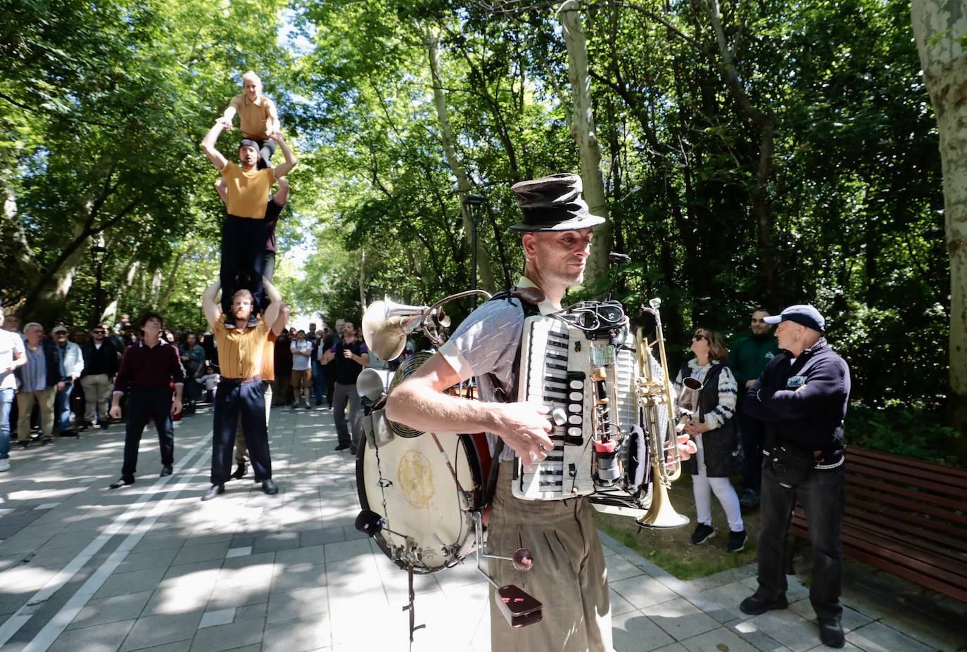 Compañía Circ Pistolet, circo Cataluña, Festival internacional de teatro y artes de calle, en el Campo Grande.