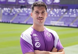 Meseguer posa en el estadio José Zorrilla.