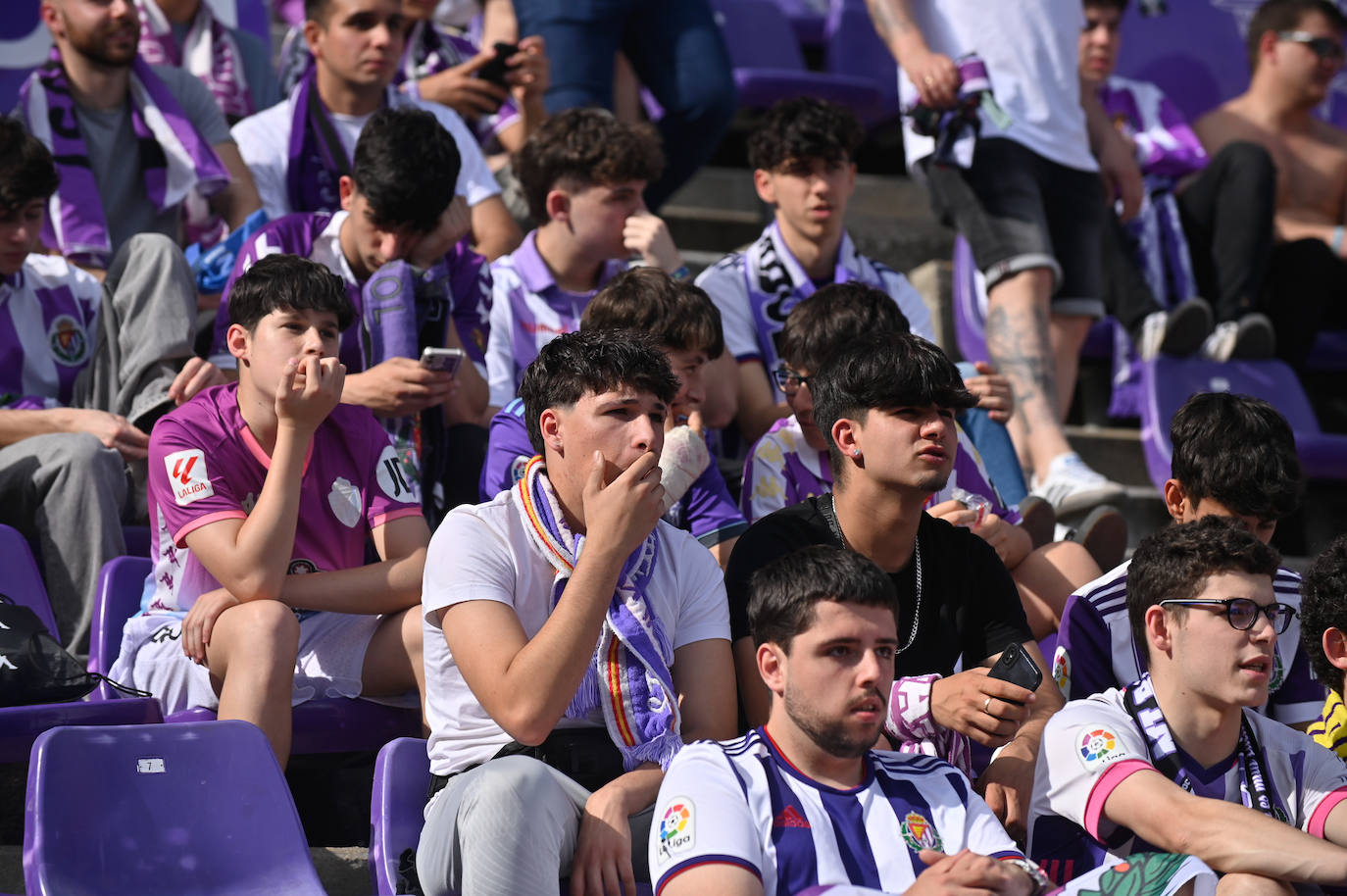 Búscate en la grada del Real Valladolid-Villarreal B (3/4)