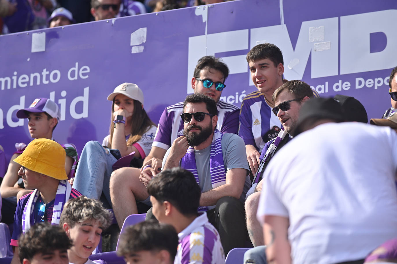 Búscate en la grada del Real Valladolid-Villarreal B (3/4)