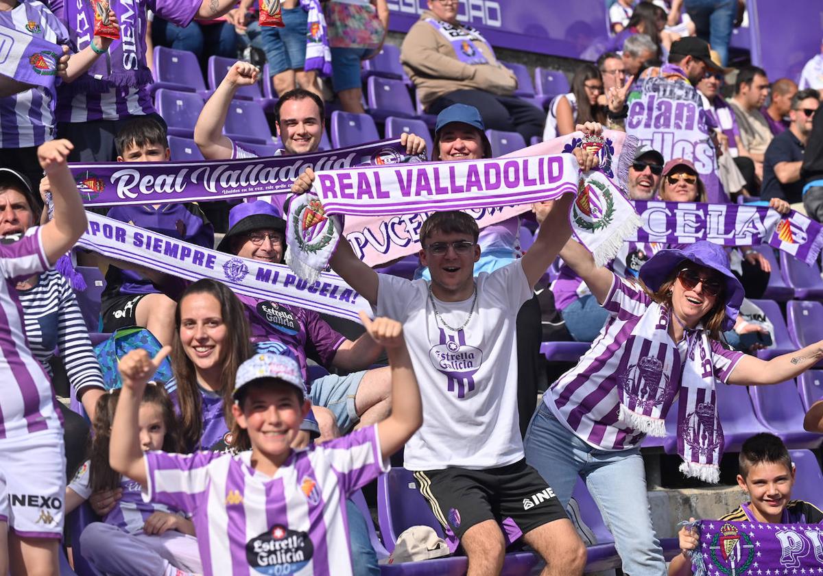 Búscate en la grada del Real Valladolid-Villarreal B (3/4)