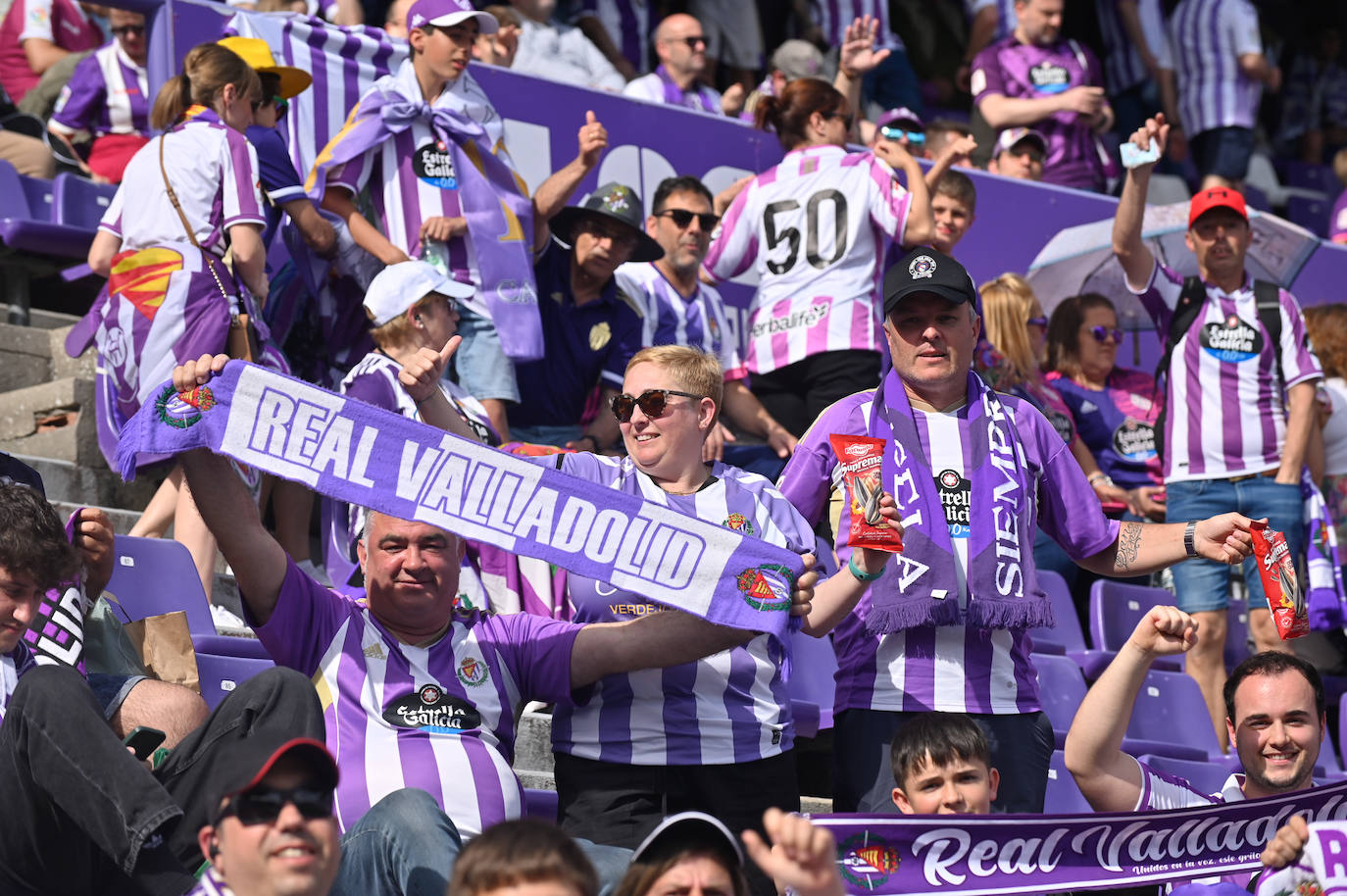 Búscate en la grada del Real Valladolid-Villarreal B (3/4)