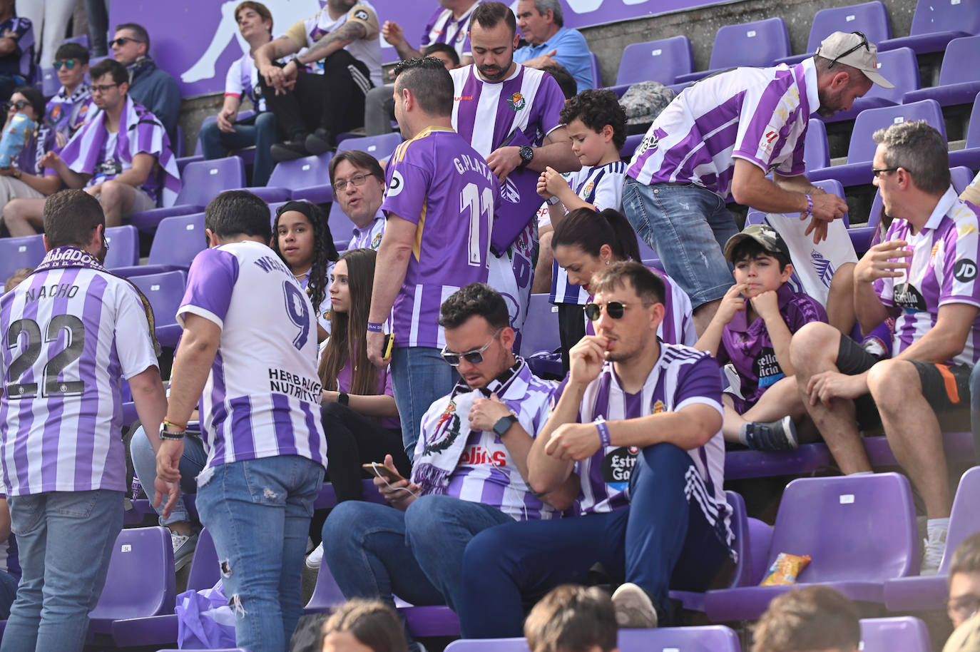 Búscate en la grada del Real Valladolid-Villarreal B (3/4)