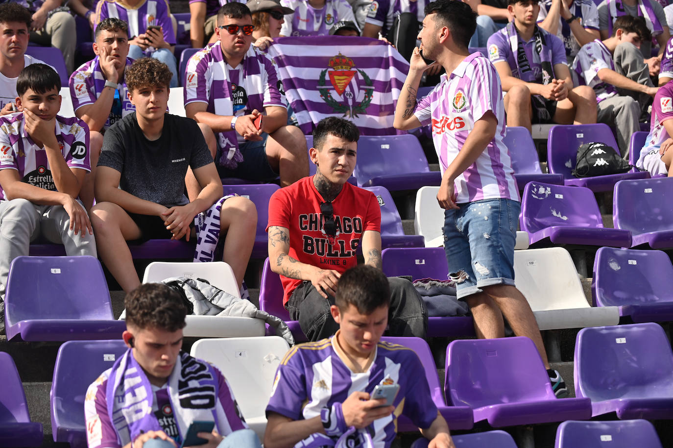 Búscate en la grada del Real Valladolid-Villarreal B (3/4)