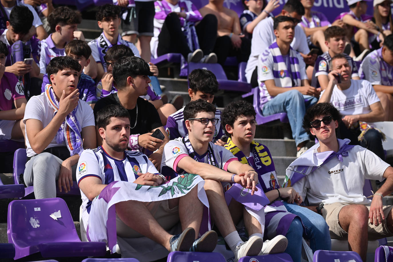 Búscate en la grada del Real Valladolid-Villarreal B (3/4)