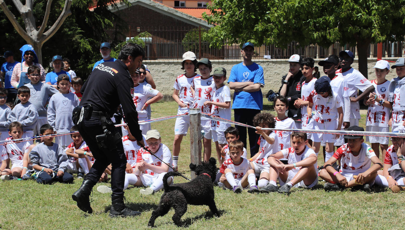 La Roca despide el curso con una exhibción de la Policía