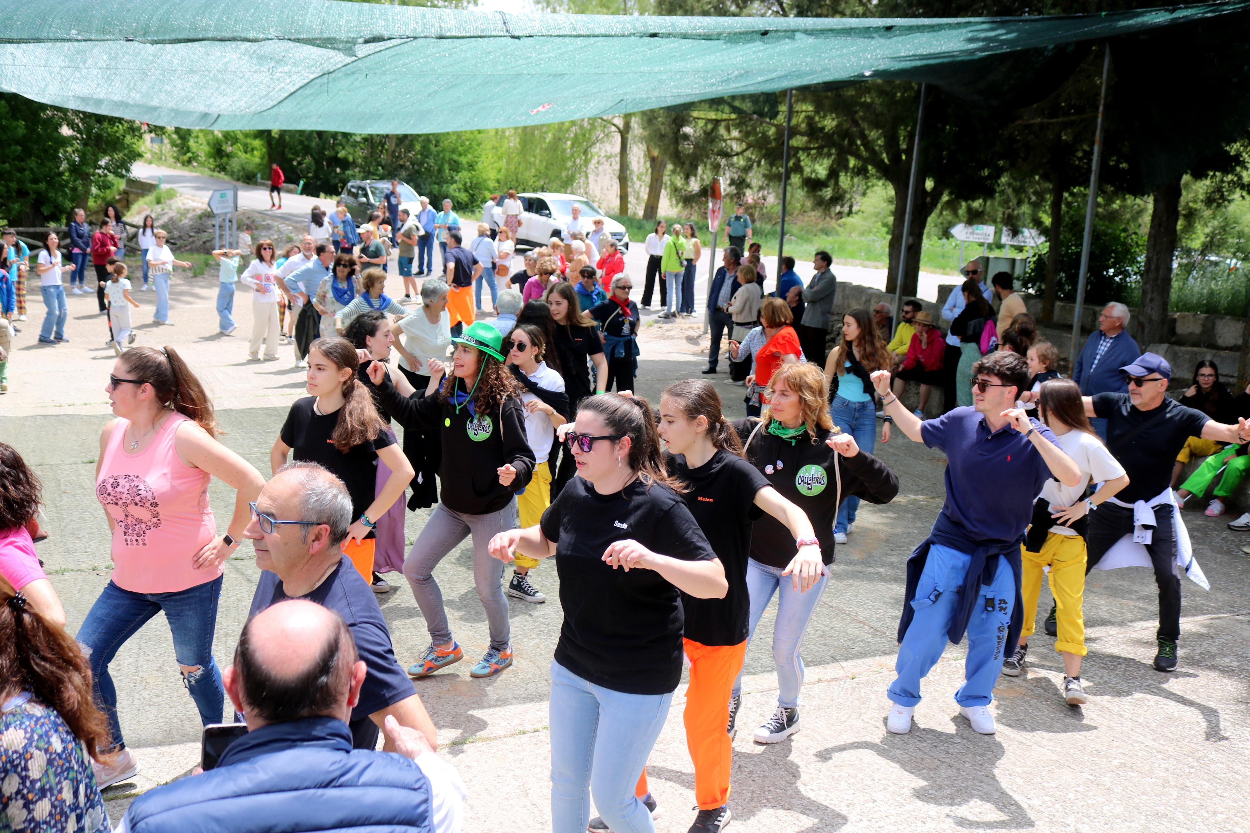 Antigüedad danza en honor a la Virgen de Garón