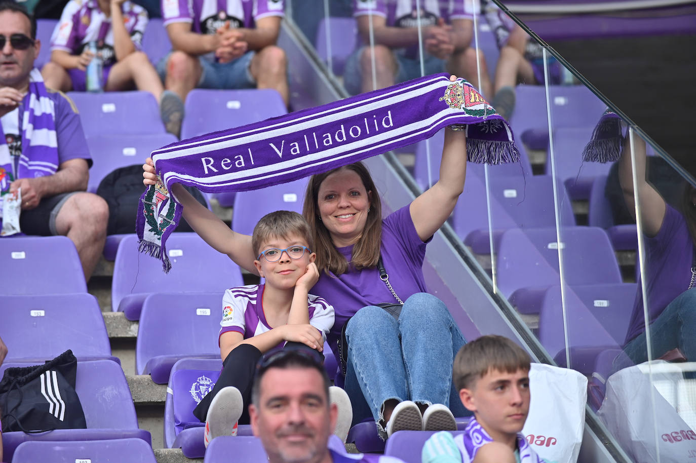 Búscate en la grada del Real Valladolid-Villarreal B (1/4)