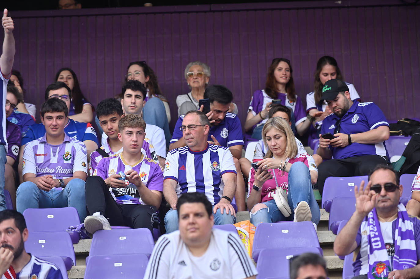 Búscate en la grada del Real Valladolid-Villarreal B (1/4)