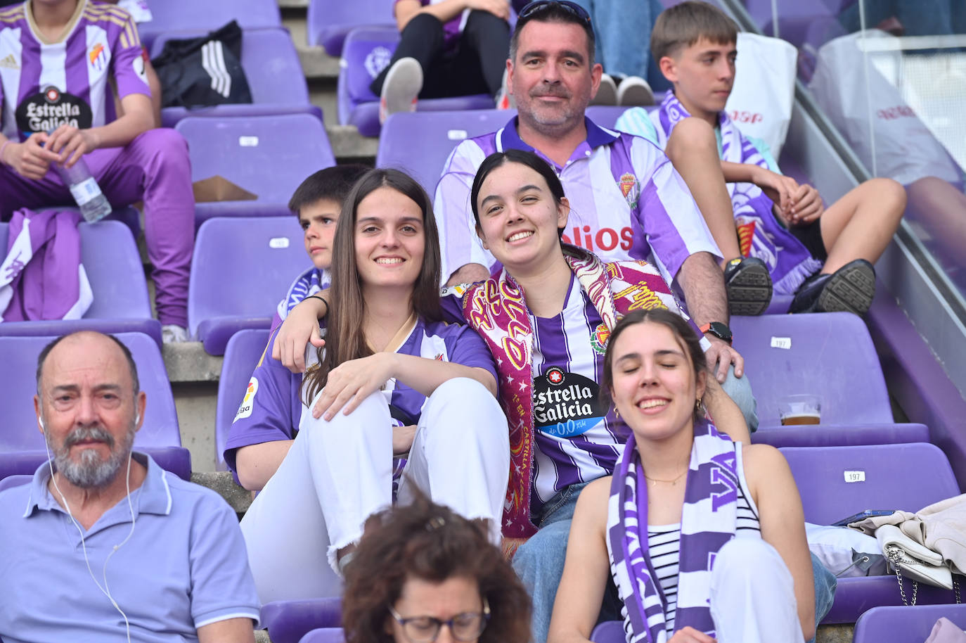 Búscate en la grada del Real Valladolid-Villarreal B (1/4)