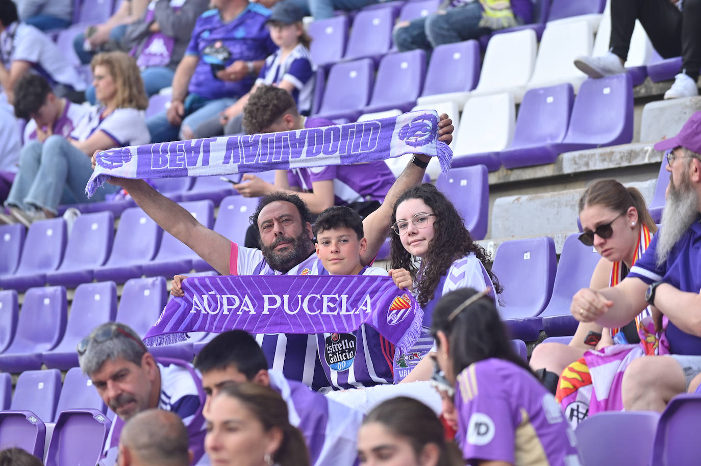 Búscate en la grada del Real Valladolid-Villarreal B (1/4)