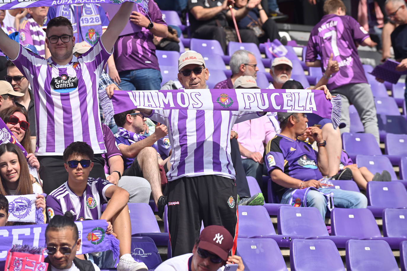 Búscate en la grada del Real Valladolid-Villarreal B (4/4)