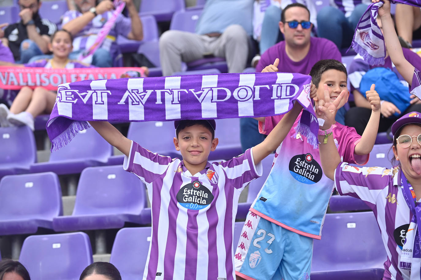 Búscate en la grada del Real Valladolid-Villarreal B (2/4)