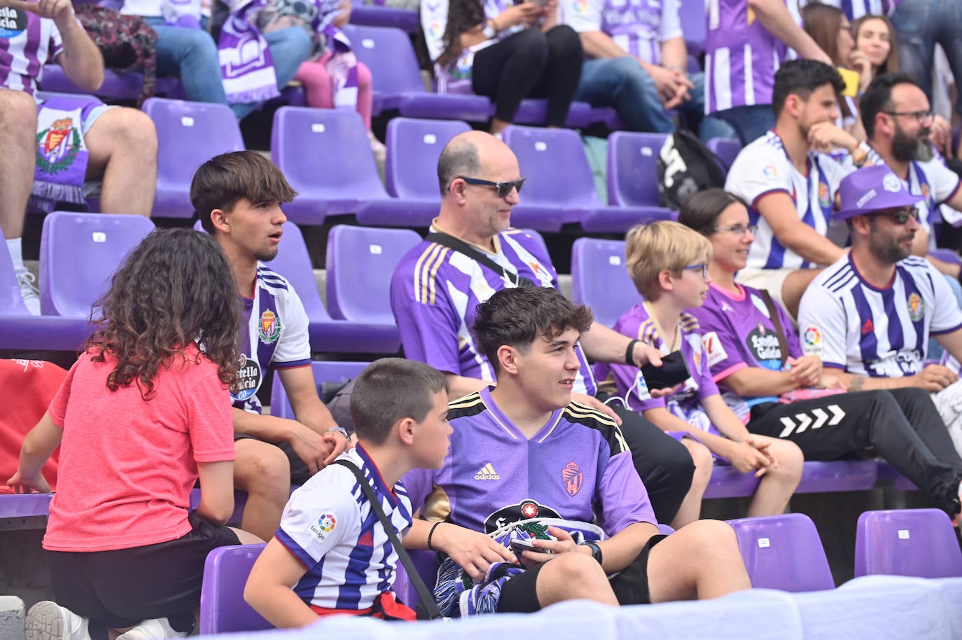 Búscate en la grada del Real Valladolid-Villarreal B (2/4)