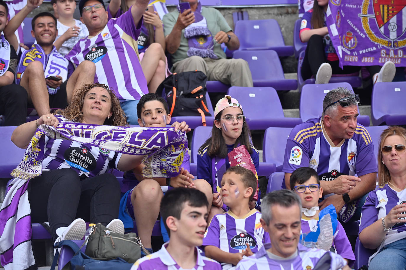 Búscate en la grada del Real Valladolid-Villarreal B (2/4)