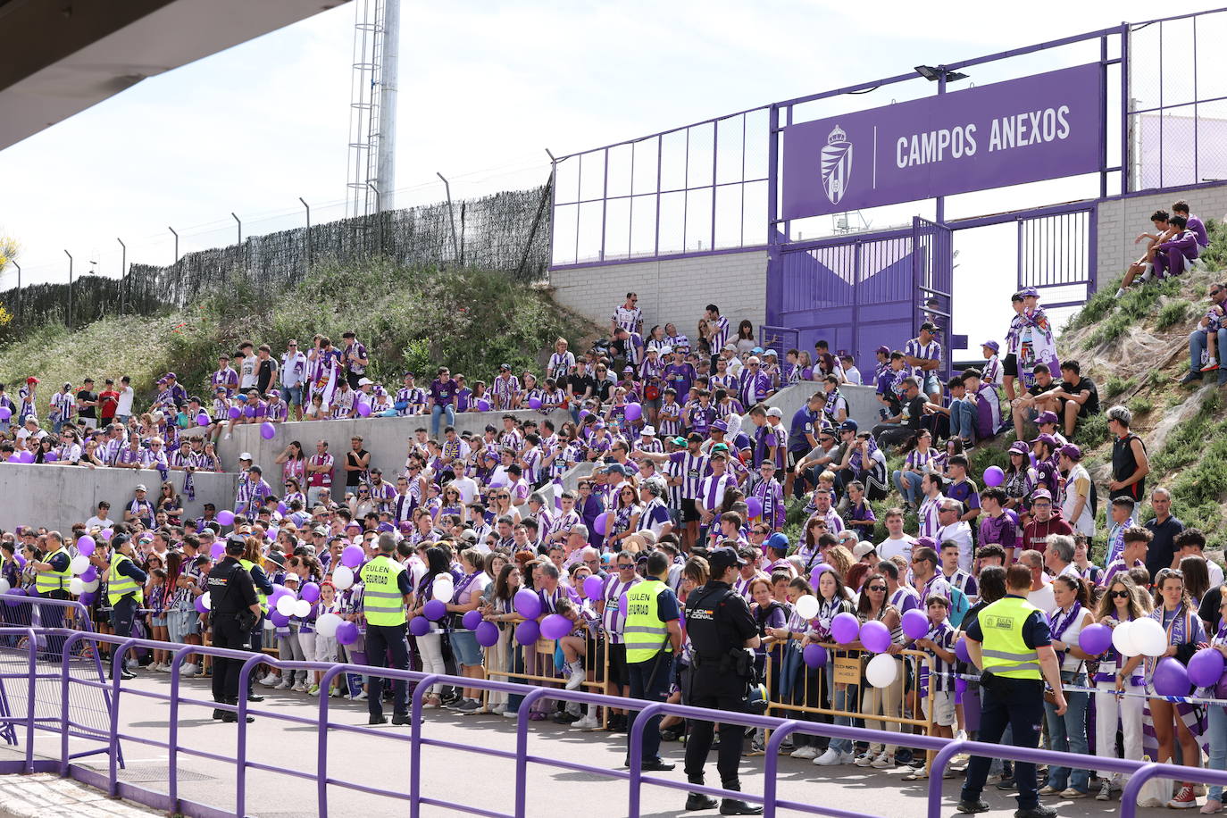 Las fotografías del espectacular recibimiento al Pucela