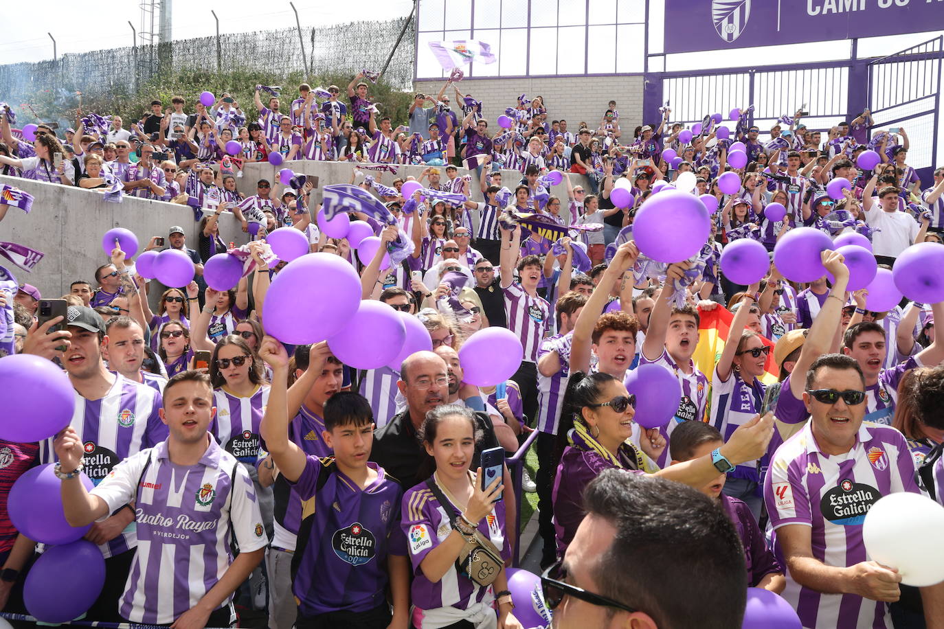 Las fotografías del espectacular recibimiento al Pucela