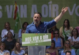 El líder de Vox, Santiago Abascal, interviene durante un acto de campaña en Valencia.