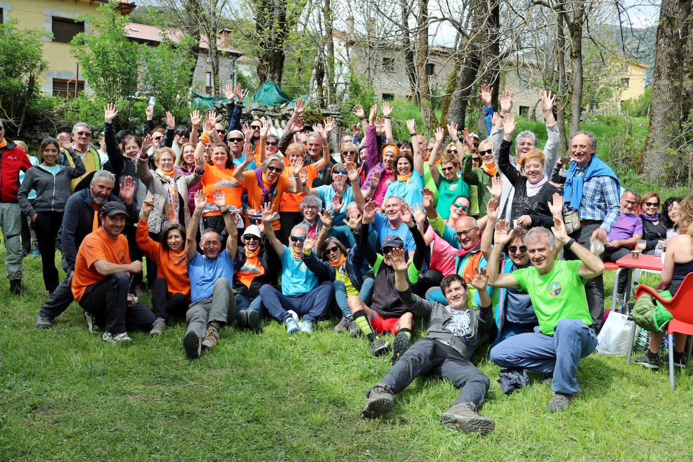 Los clubes de montaña de Palencia se unen en Cardaño de Abajo