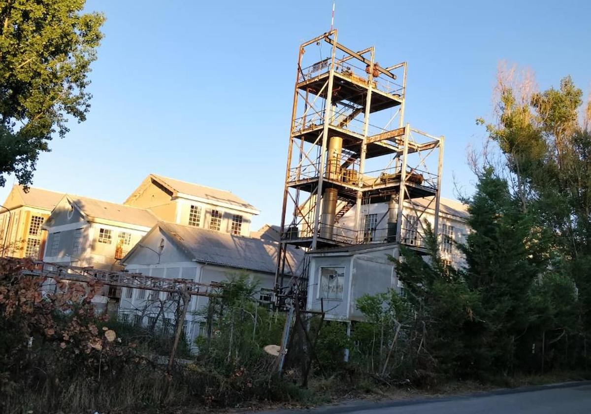 Torre de la fábrica de Explosivos, que se desmanteló en 2007.