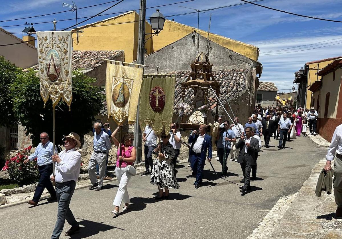 Las imágenes de la procesión del Corpus Christi en Tiedra