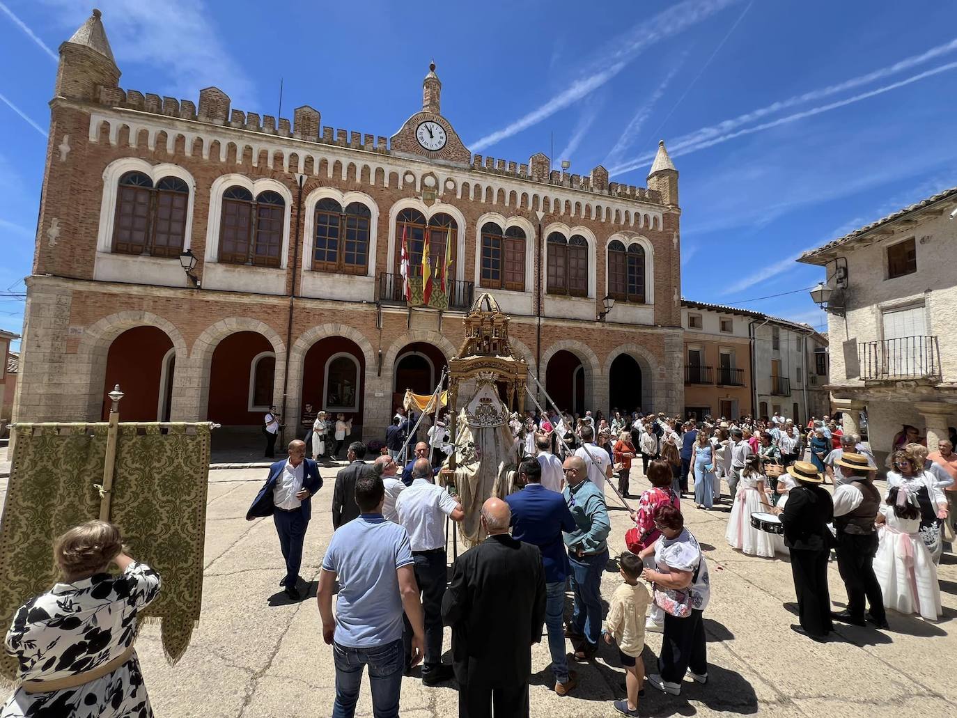 Las imágenes de la procesión del Corpus Christi en Tiedra