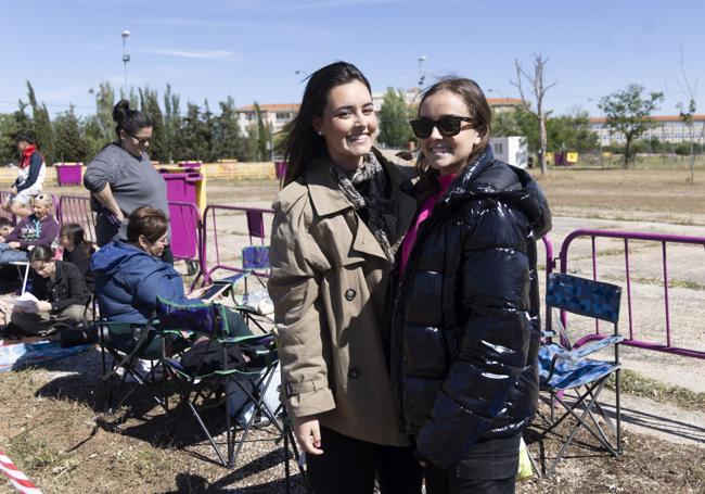 La burgalesa Lorena Sanz (derecha), acompañada de su prima.