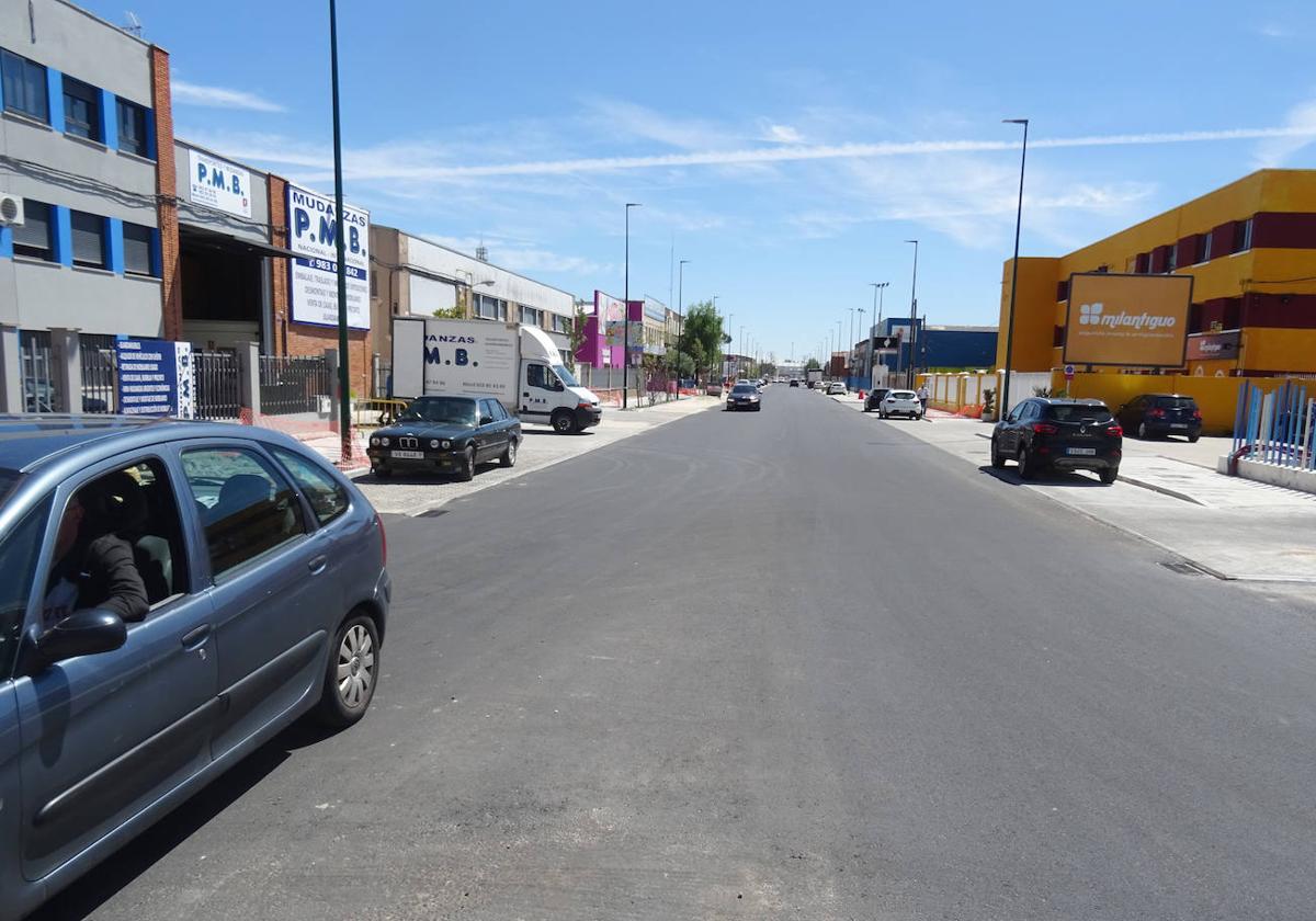 Tramo asfaltado en la avenida El Norte de Castilla, reabierto al tráfico esta semana.