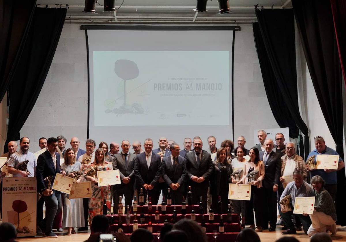 Foto de grupo de los premiados.