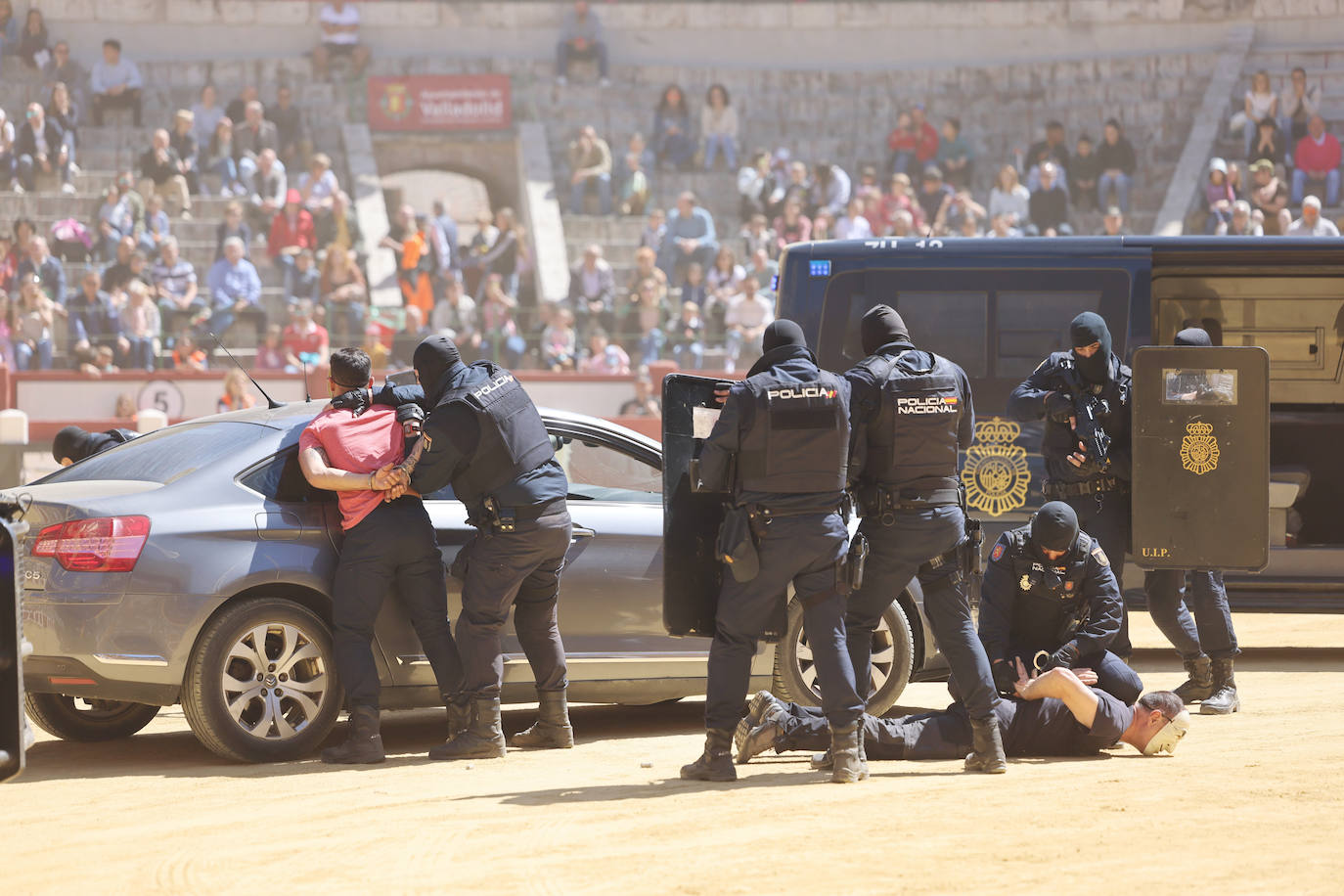 Las imágenes de la celebración de los 200 años de La Policía Nacional en Valladolid