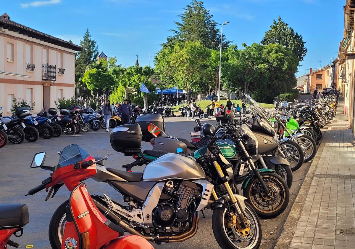 Decenas de motos, en Mayorga.