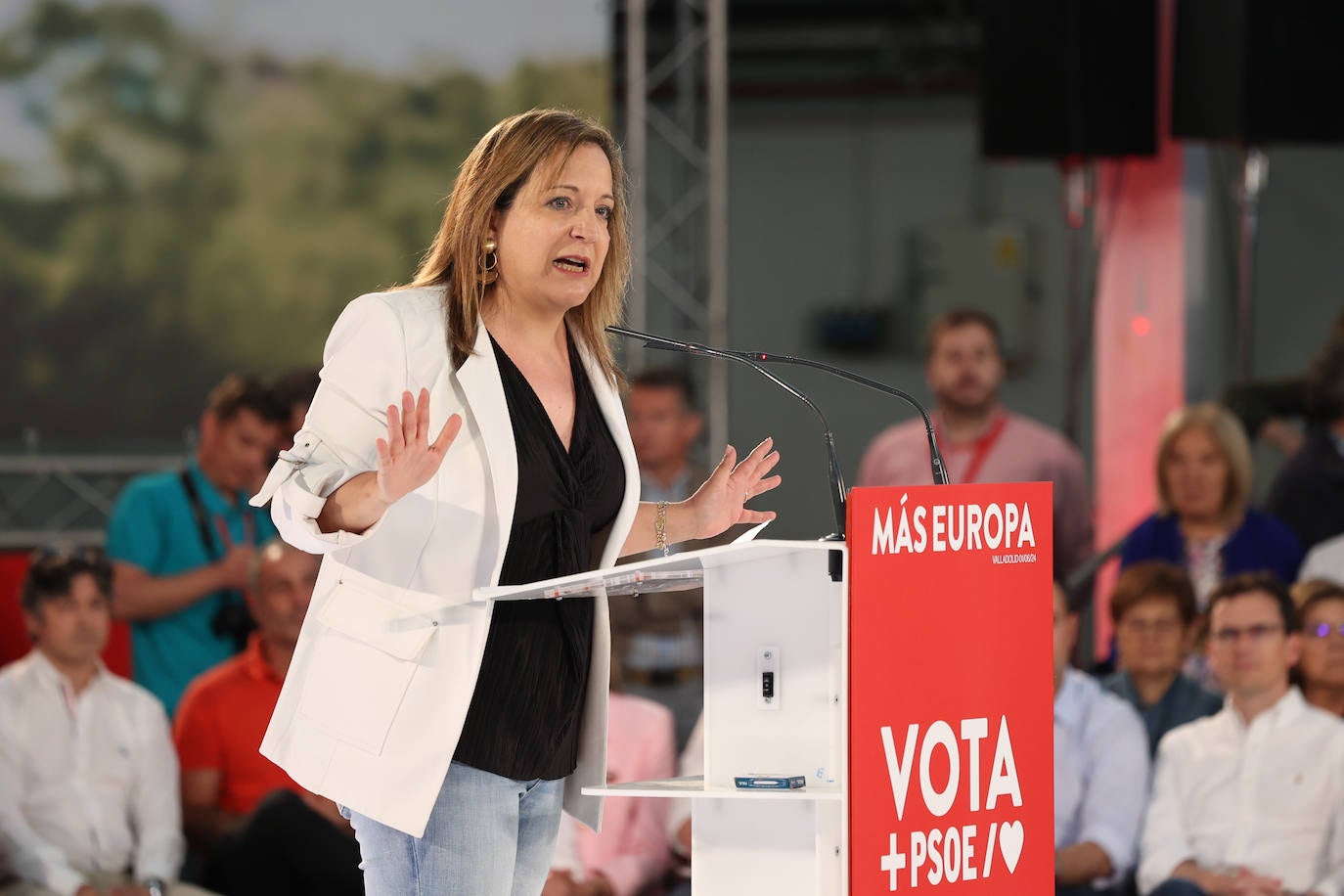 Pedro Sánchez y Óscar Puente en un acto de campaña en Valladolid