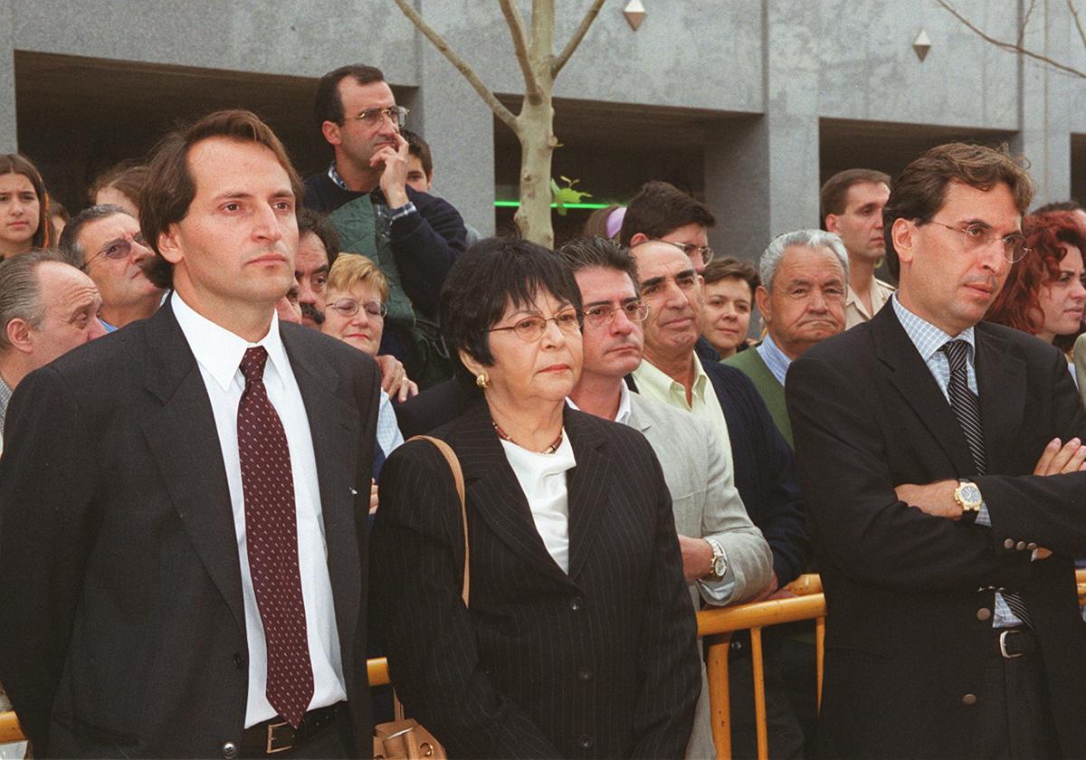 Ángel Fernández, a la izquierda, y Marcos Fernández, en una imagen de 2001.