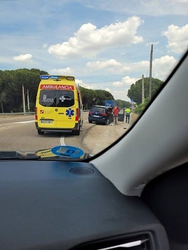 La ambulancia, en el lugar del siniestro.
