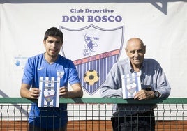 Hugo Abel Díez y Demetrio Nieto con el libro 'Ni mejores ni peores, diferentes. Un pedacito de nuestra historia'