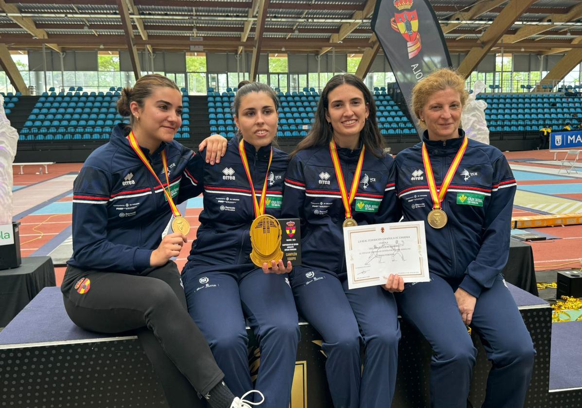 Integrantes del equipo femenino del Valladolid Club de Esgrima.