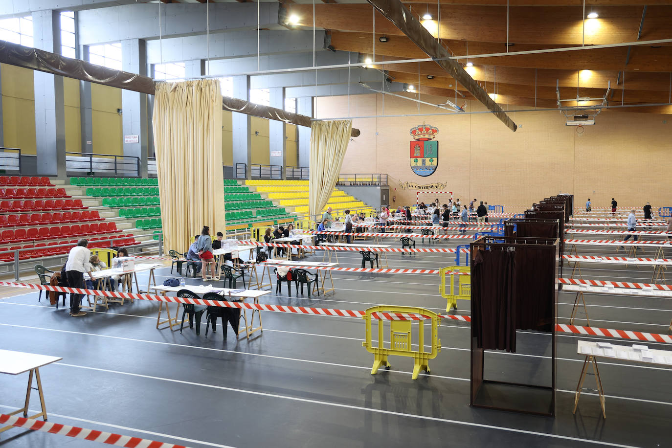 Jornada electoral en la Cistérniga, Valladolid. 