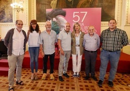 Desde la izquierda, Paco Alcántara, Eva Moreno, Fernando Mateos, Miguel Ángel Fernández, Irene Carvajal, Miguel Sánchez y Pablo de Garay.